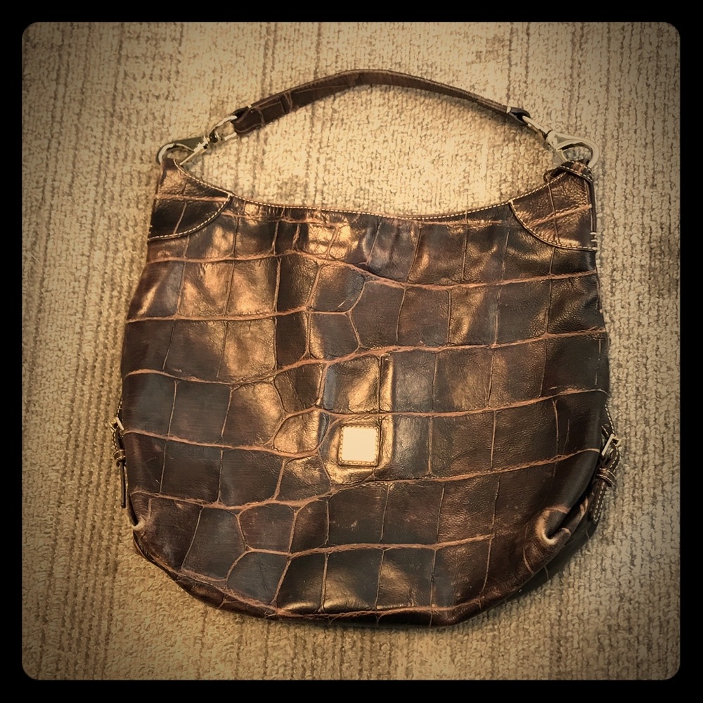 OFFERS?? Dooney & Bourke Leather Shoulder bag